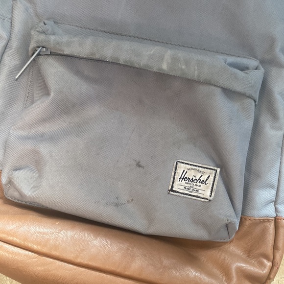Herschel Heritage Backpack Grey Faux Leather - Picture 2 of 6